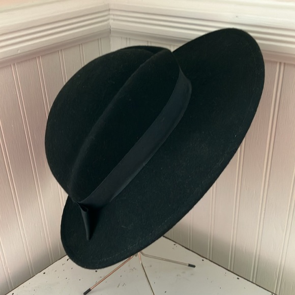 Ladies Black Hat, 💯% Wool, Measures 13”x 10”x 5”, 3” Brim, Ribbon Surrounding - Picture 2 of 10